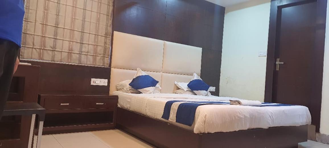 Hotel Presidency Inn كولكاتا المظهر الخارجي الصورة