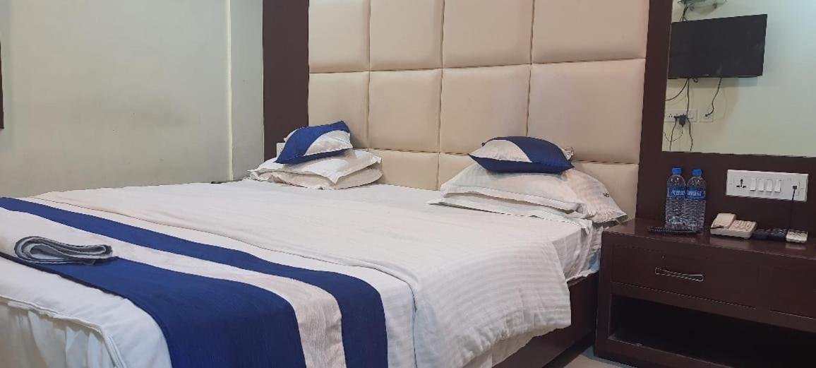 Hotel Presidency Inn كولكاتا المظهر الخارجي الصورة